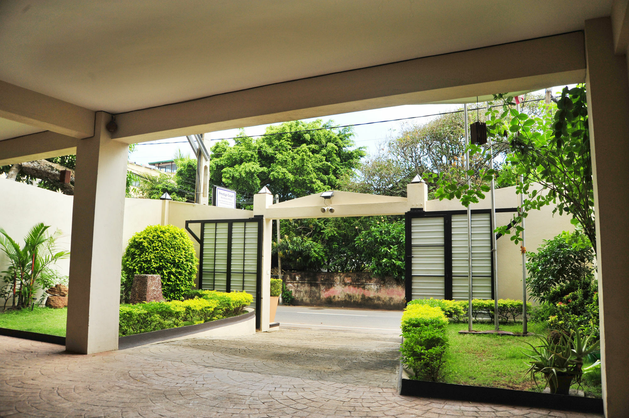 Prestige Court Residencies Hotel Dehiwala-Mount Lavinia Exterior photo